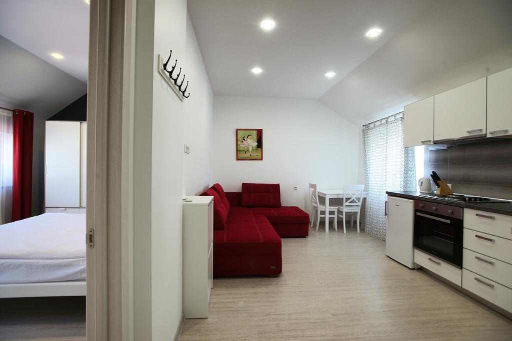 Apartment Zolotoy Bereg 5 Odesa Exterior photo